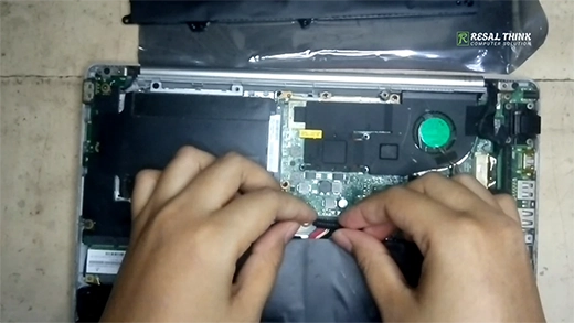 Melakukan Pengganti Baterai pada Laptop Asus X201EP